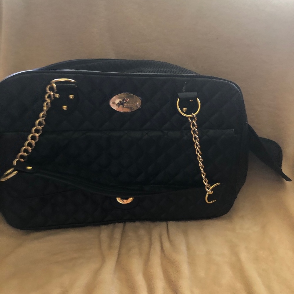 Dog carrier